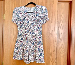 VINTAGE BYER TOO! CALIFORNIA WHITE FLORAL SHORTS JUMPER ROMPER 1 PIECE SIZE S - Picture 1 of 7