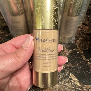 LIGHT  SeneGence Color Correcting Tinted Moisturizer FREE SHIPPING - Picture 1 of 2