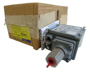 NEW SQUARE D 9012-GCW1 PRESSURE SWITCH SER.C 9012GCW1 - Picture 1 of 5
