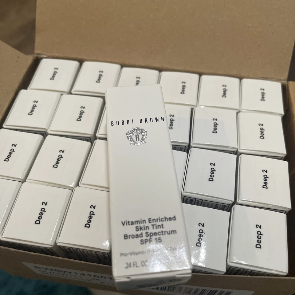 lot of 24 Bobbi Brown Vitamin Enriched Skin Tint: Deep 2 (Travel Sized) - Image 1 of 1