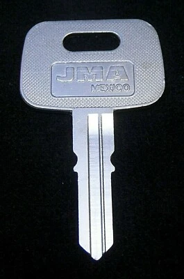 HD70U HONDA Auto Master KEY BLANK CIVIC ACCORD 1976 1977 1978 1979 1980 1981 - Image 1 of 3