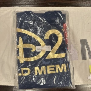 New NIP Disney D23 2025 Gold Member Sorcerer Mickey Spirit Jersey Size L - Picture 1 of 3