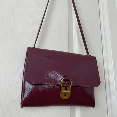 Bolso de Hombro Tory Burch Borgoña Vino Rojo Granate Charol Foto 1 de 4