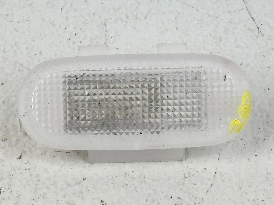 18-23 INFINITI QX60 PUERTA DELANTERA IZQUIERDA O DERECHA CORTESÍA INTERIOR LÁMPARA OEM Foto 1 de 1