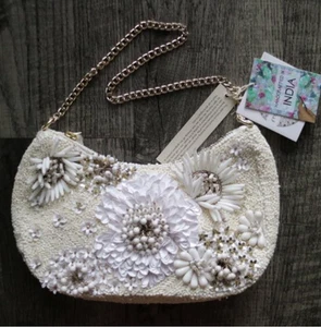 NUEVO CON ETIQUETAS Bolso Hecho a Mano en la India Blanco Lentejuelas Cuentas Cartera de Hombro VIRAL Tik Tok - Imagen 1 de 1