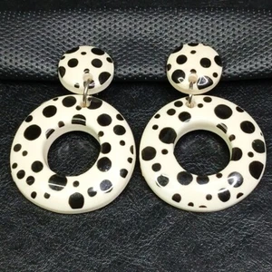 Vintage Clip-on Dangle Earrings Cream/Black Dots Lucite. 13-401 - Picture 1 of 5