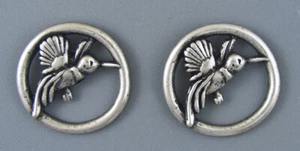 LARGE METAL BUTTON - ANTIQUE SILVER - SET OF TWO - HUMMING BIRD - Picture 1 of 3