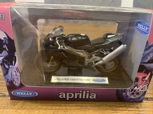 Welly 1-18 Diecast Aprilia RSV 1000 R Factory  - Picture 1 of 8