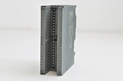 Siemens 6ES7331-1KF02-0AB0 Simatic S7-300 'Klappe fehlt' E: 01 -used- - Bild 1 von 4