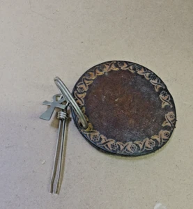 Rare vintage! 60's /70's leather keychain 3 Inches aunk roach clip Unused - Picture 1 of 6