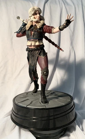 Dark Horse Deluxe The Witcher 3 Wild Hunt: Ciri Series 2 Figure, Multicolor Cover