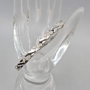 Brazalete de tenis tono plata detalles de cristal 6,5 pulgadas - Imagen 1 de 9