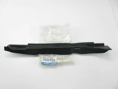 Новое оригинальное уплотнение молдинга правого крыла от оригинального производителя для Mazda Protege 1999-2003 годов выпуска - Изображение 1 из 3