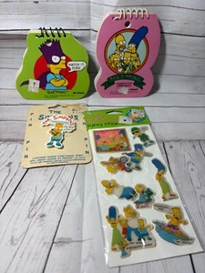 Lotto misto Bart Simpson nuovo vintage - 2 quaderni, spilla, adesivi puffy - Foto 1 di 5