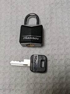 Small Master Lock Working With One Key - Picture 1 of 2