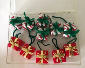Gift Box Present Christmas Ornaments Retro Kitsch Mid Century Paper (11) 1" - Picture 1 of 3
