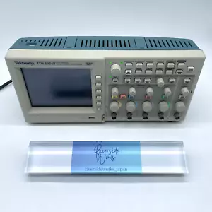 Tektronix TDS2024B Digital Oszilloskop 200MHz 2GS/s gebraucht getestet aus Japan - Bild 1 von 12