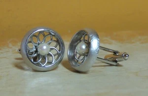 Vintage Pair Dante Cufflinks Cuff Links pinwheel brushed silver tone faux pearl - Picture 1 of 6