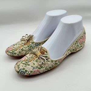 Daniel Green Slippers Loafers 2A 80 Extra Narrow size 8 Beige Floral Quilted - Picture 1 of 13