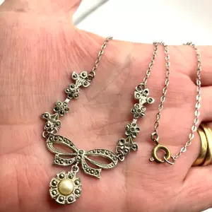 Retro marcasite necklace bow dangle faux pearl pendant silver tone metal 40cm - Picture 1 of 12