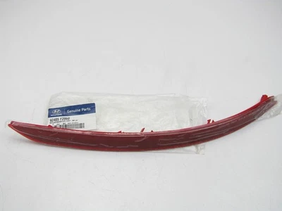 NUEVO - OEM 92405F2000 Reflector de parachoques trasero izquierdo para Hyundai Elantra 2017-2018 Foto 1 de 4