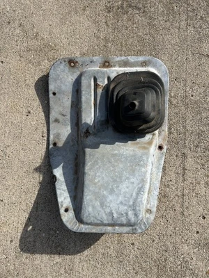 80 81 82 83 84 86 CAMIÓN FORD F100 F150 4 VELOCIDADES TRANSMISIÓN MANUAL CUBIERTA TÚNEL Foto 1 de 4