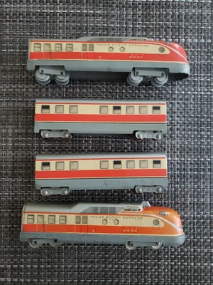 Vintage Post-war HO scale Distler Trans Europ Express Diesel Locomotive set - Image 1 of 4
