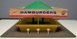 VINTAGE HO SCALE REFRESHMENT STAND FULLY ASSEMBLED - Picture 1 of 4