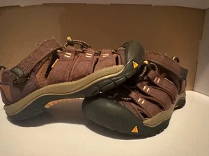 Keen Kids Newport H2O Brown Slip On Rounded Toe Sandal/Shoes Size 1 - Picture 1 of 2