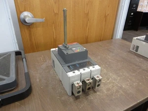 ABB SACE S5H Breaker Disconnect S5H-PR211 400A 600V 3P w/ Aux Switch *No Handle* - Picture 1 of 9