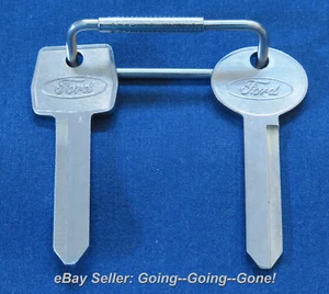 SET 2 ORIGINAL FORD KEY BLANKS 1167FD S1167FD SMALL HOLE 1966-1993 +VTG KEY RING - Bild 1 von 7
