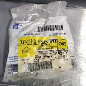 New Nos Gm Rocker Arm Kit Part # 12521876 FREE SHIPPING - Picture 1 of 3