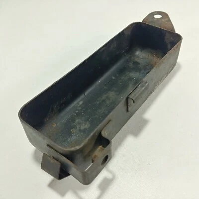 Soporte de caja de herramientas Suzuki GT125 GT 125 100 GT100 41550-36200 NUEVO DE STOCK genuino Japón Foto 1 de 4