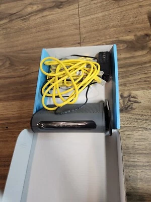 Motorola MB74200 686mbps DOCSIS 3.0 Cable Modem - Image 1 of 4