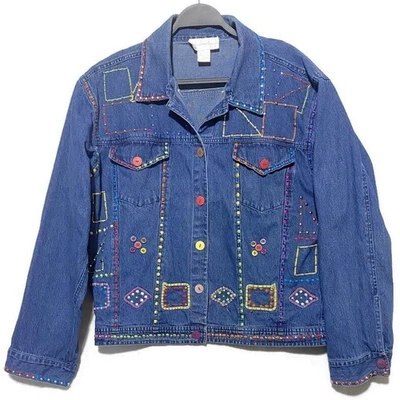 Jaqueta jeans curta Jacqueline Lauren feminina tamanho grande cravejada bordada  - Imagem 1 de 4