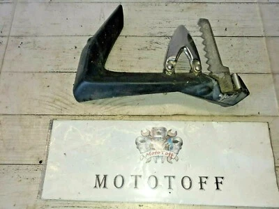 SUPPORT CALE PIED ARRIERE GAUCHE TRIUMPH 1050 SPRINT ST de 2005 à 2010 - réf :63 - Photo 1/2