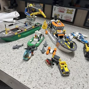 LEGO City Set Pattuglia della Guardia Costiera 60014 con 4645 Minifigure Barca Crain Sharks Wow - Foto 1 di 24