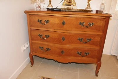 COMMODE EN MERISIER 3 TIROIRS STYLE LOUIS XV  DU  XXe - Photo 1/4