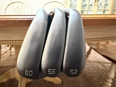 Juego de cuñas Ping s159 Midnight 52*|56*|60* varilla rígida para diestros (flexibilidad de cuña) Foto 1 de 4