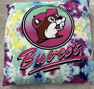 Buc-ee’s Bucees Biber 18” x 18” großes Dekokissen Akzent Batik - Bild 1 von 4