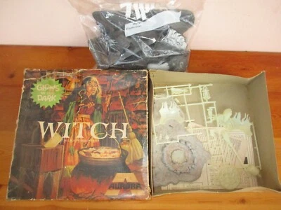KIT AURORA N.470 WITCH GLOWS IN THE DARK OBSOLETO 2°SCELTA - Immagine 1 di 3
