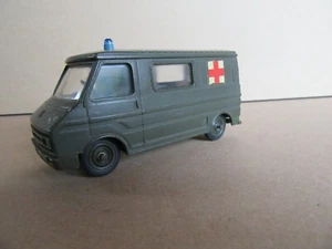 470L Vintage Solido 368 Francia Citroën C35 Ambulanza Militare 1:50 - Foto 1 di 7