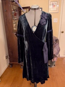 Anthropologie Eloise Silk/rayon velvet wrap dress bell sleeve fabric flowers M/L - Picture 1 of 8