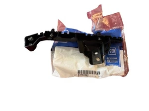 NEW OEM 2018-2024 Chevrolet Equinox Passenger Side Bumper Bracket 84293392 - Picture 1 of 1