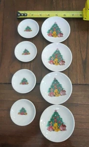 8 Porzellan Bären Weihnachten Teeservice Teller nur Vintage Kind Puppenhaus - Bild 1 von 8