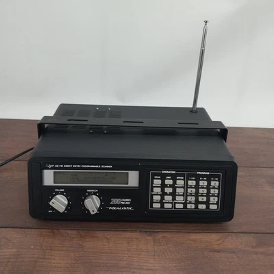 Radio Shack Realistic Pro-2021 200 Channel Programmable Scanner **TESTED** READ  - Image 1 of 4
