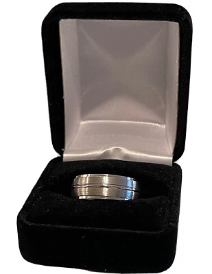 Sterling Silver  8mm Men’s Wedding Band with brushed silver detailing New size 9 - Image 1 of 4