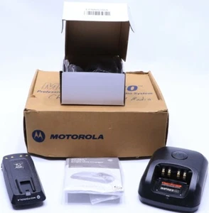 NEW OEM MOTOROLA WPLN4226A CHARGER PMNN4077B BATTERY, AC POWER ADAPTER - Picture 1 of 5