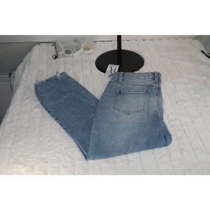 Time and Tru Women's High Rise Straight Leg Jeans with Raw Hem, 27.5” Inseam - Picture 1 of 5