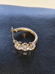 (1) Single 10k JCM CZ Yellow Gold Hoop Earring SCRAP OR NOT .57g Cubic Zirconia - Picture 1 of 10